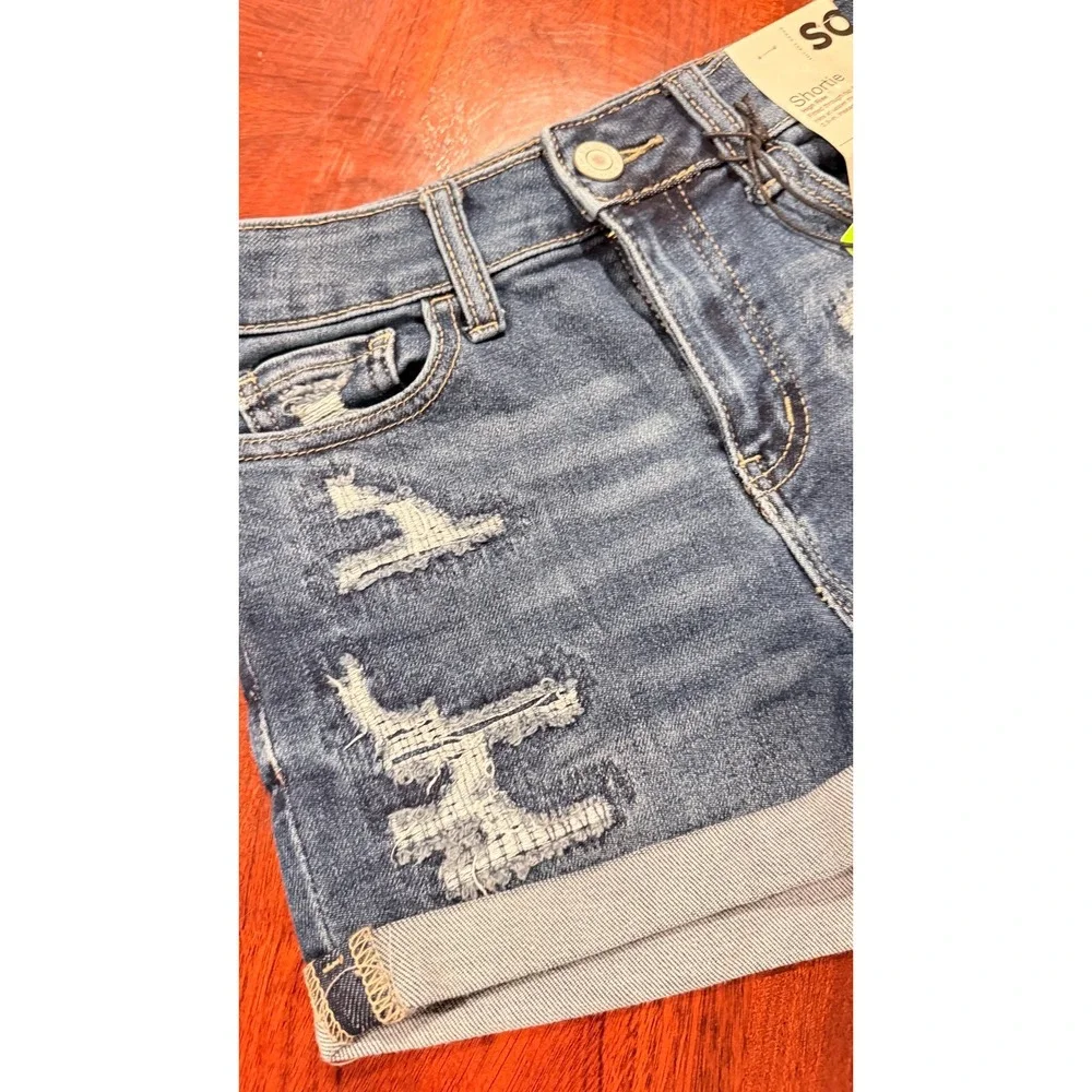 SO‎ Shortie High Rise Distressed Denim Shorts 3 26W Repreve Sustainable NWT